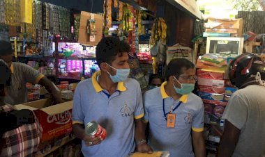 பொருட்களை பதுக்கிய வியாபாரிகள் சிக்கினர்.