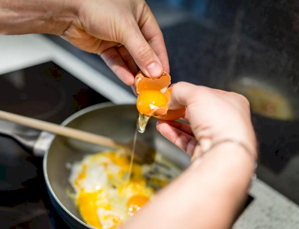 உடல் நலம்: முட்டையில் உள்ள கொழுப்பு ஆபத்தானதா - ஆய்வுகள் கூறுவதென்ன?